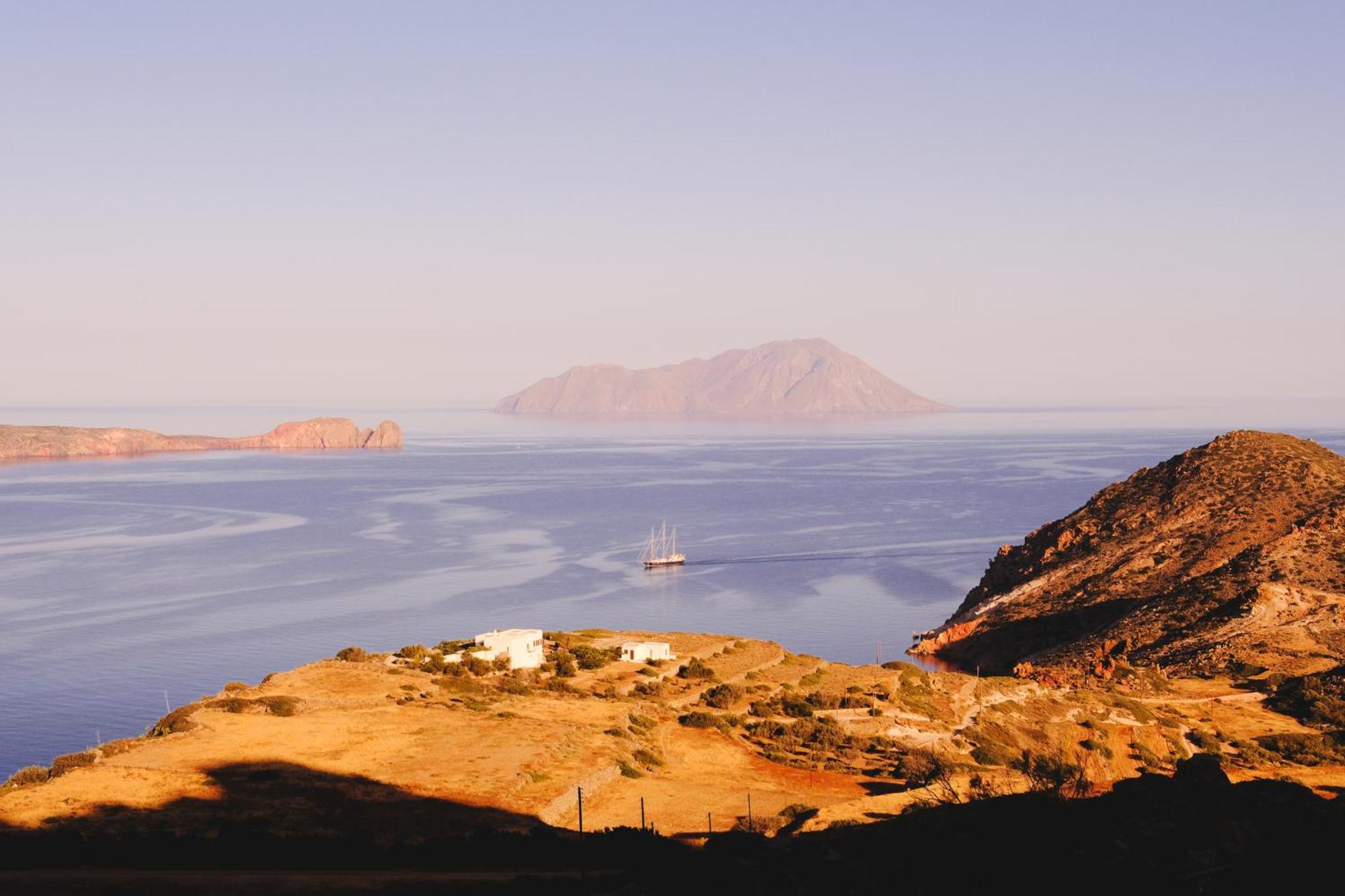 Odyssey Rock Milos Sunset Suites Plaka  Exteriér fotografie