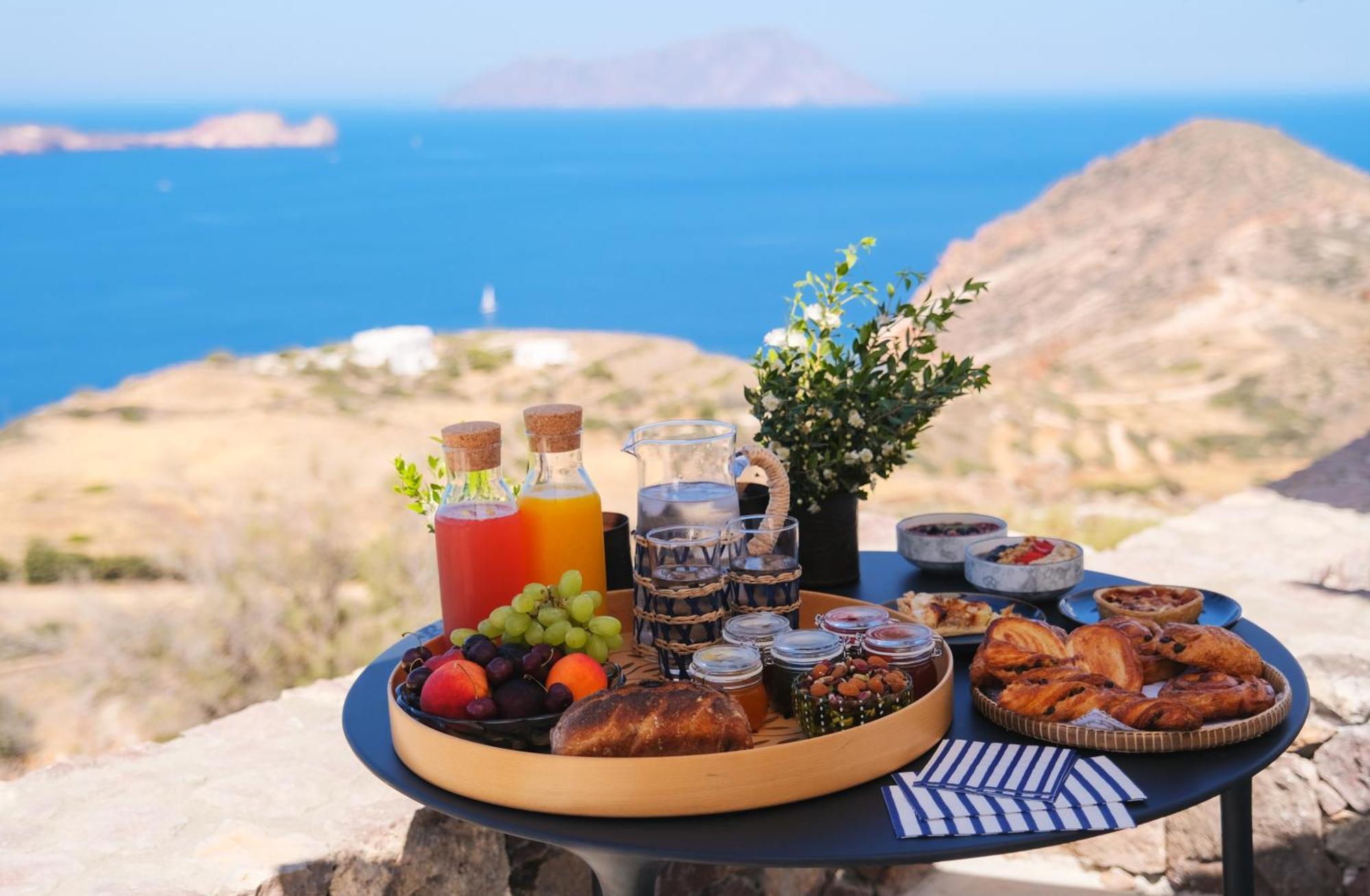 Odyssey Rock Milos Sunset Suites Plaka  Exteriér fotografie